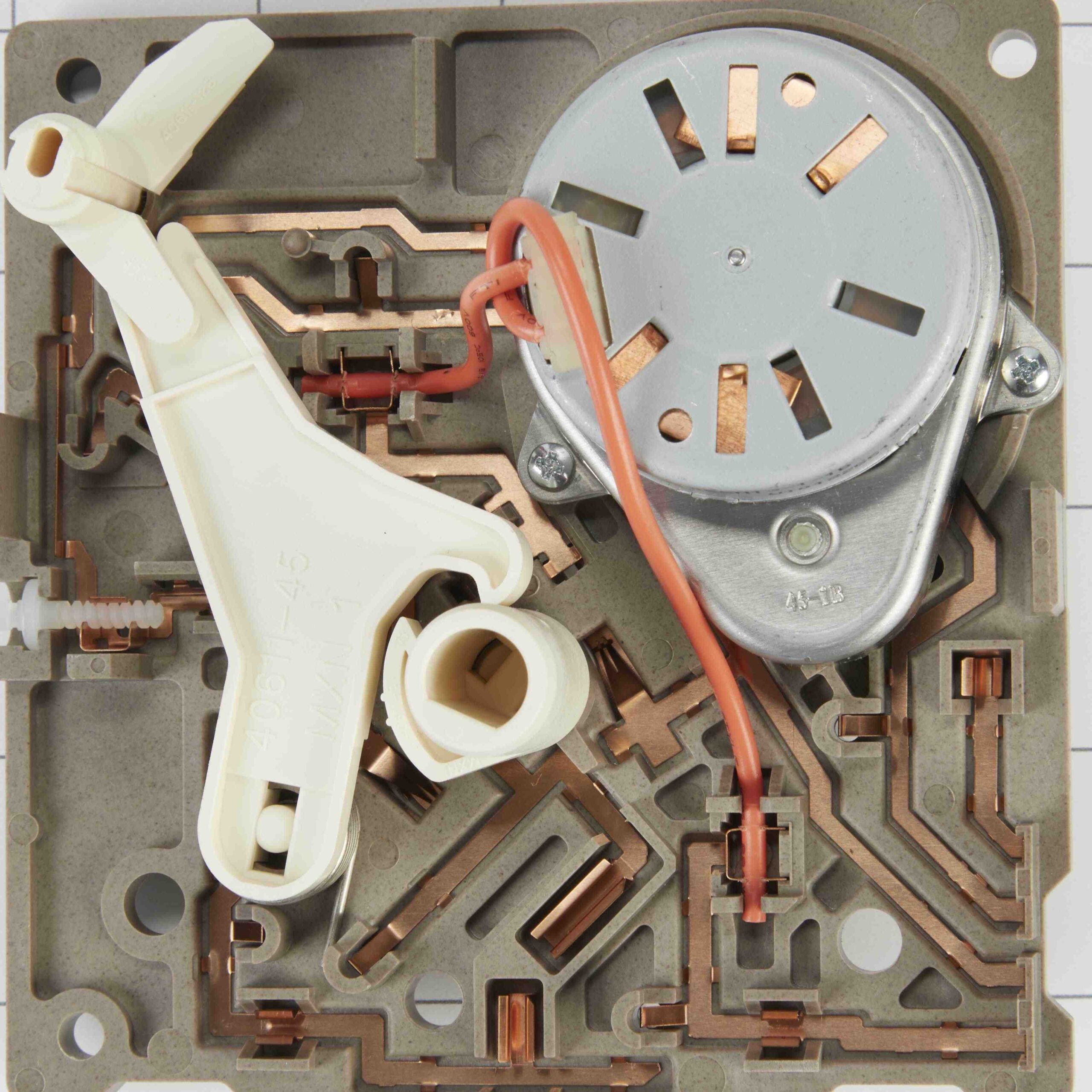 W10190935 Whirlpool Refrigerator Icemaker Motor Module Assembly - Image 4